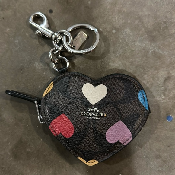 Coach Heart Pouch - Picture 1 of 3